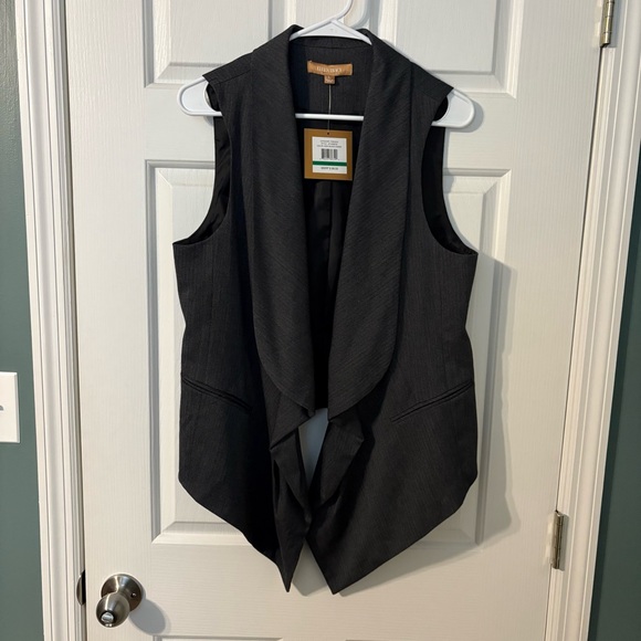 Ellen Tracy Jackets & Blazers - Ellen Tracy Charcoal Sleeveless Vest